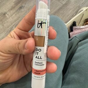 IT Cosmetics Tan Warm Concealer